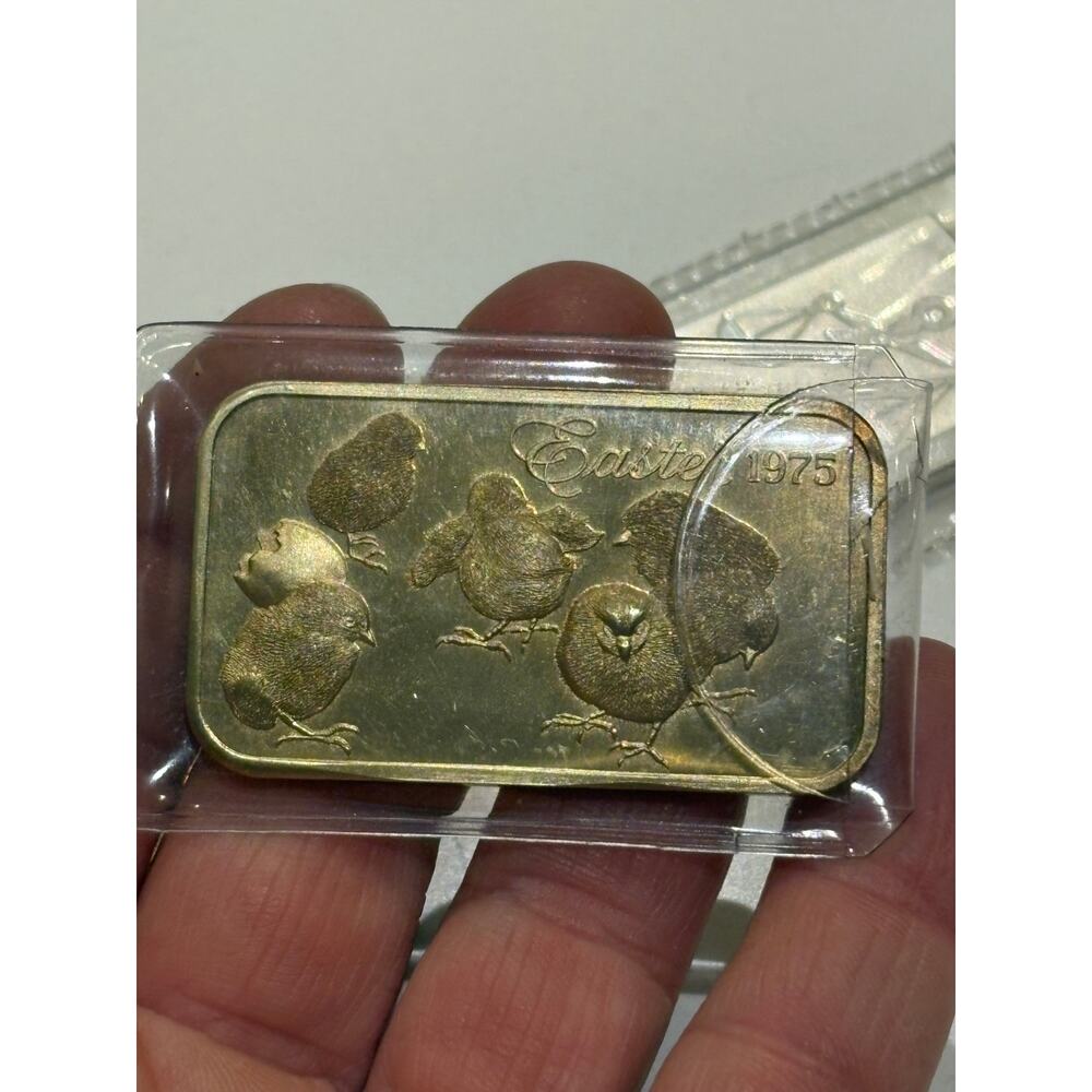 MINT 1975 Easter-Chicks Bar 1 Troy oz .999 Fine Silver Madison light tarnish